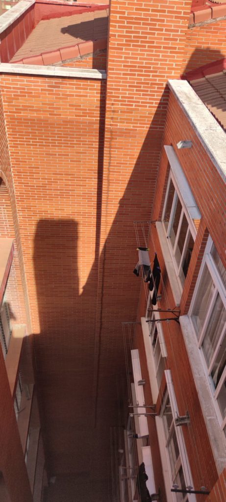 trabajos verticales en Tarragona patios de luces 1