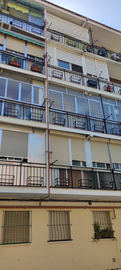 trabajos verticales pintura de fachadas en Tarragona 4