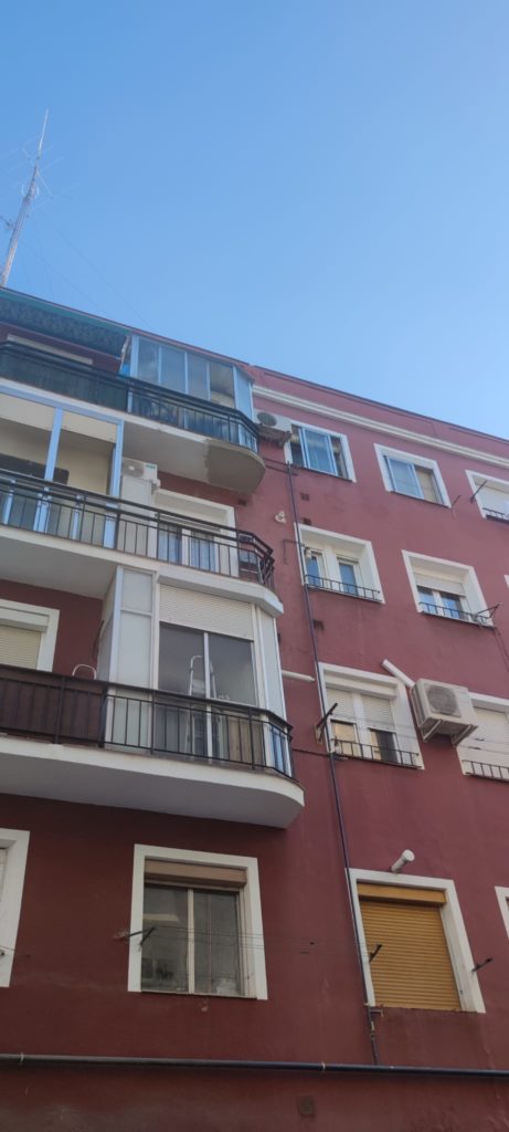 trabajos verticales pintura de fachadas en Tarragona 7