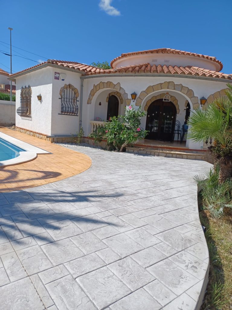 suelos de hormigon impreso en Tarragona Alejandro Pavi 52